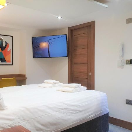 Studios At 74 Swindon Ngoại thất bức ảnh