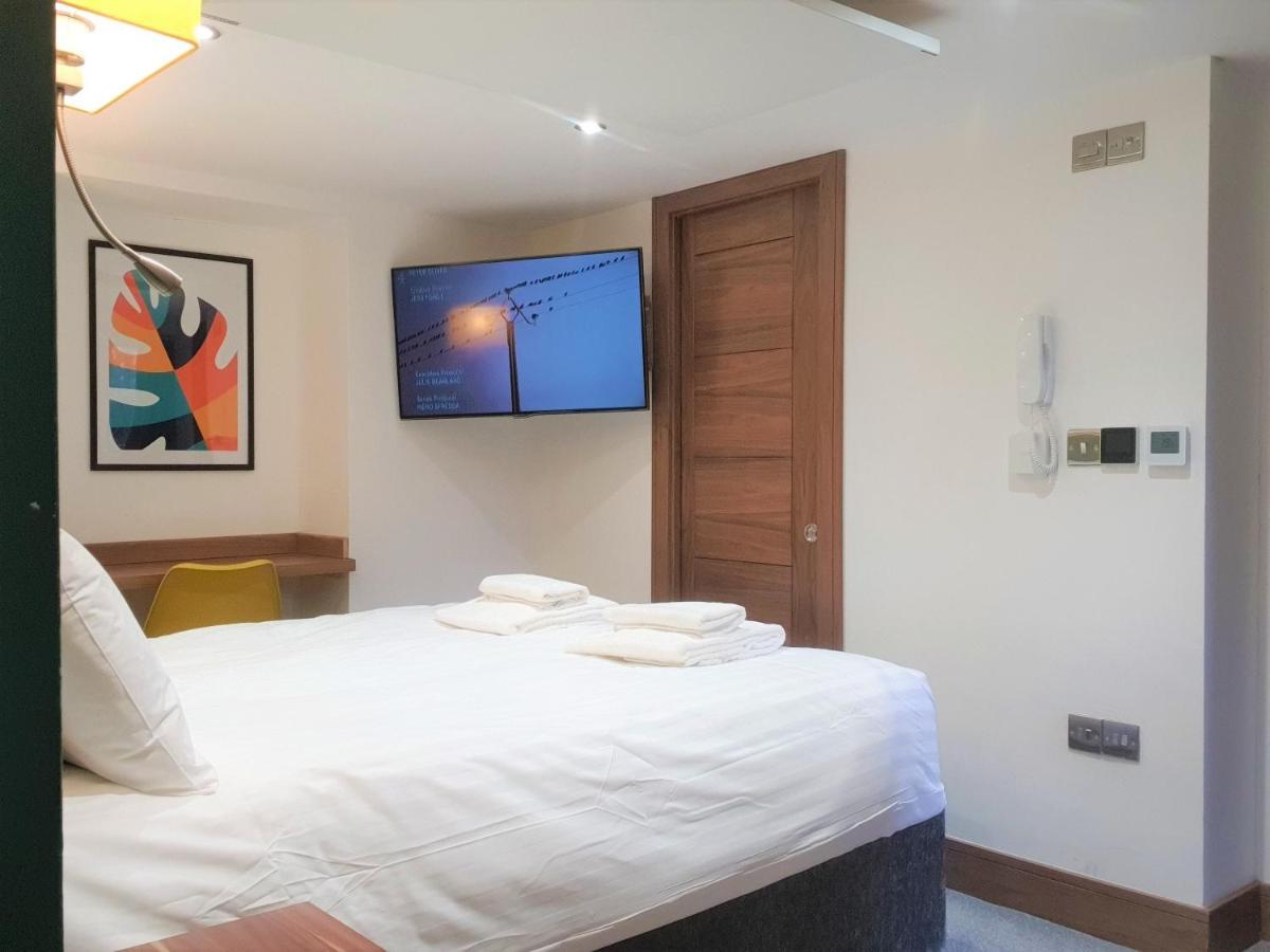 Studios At 74 Swindon Ngoại thất bức ảnh