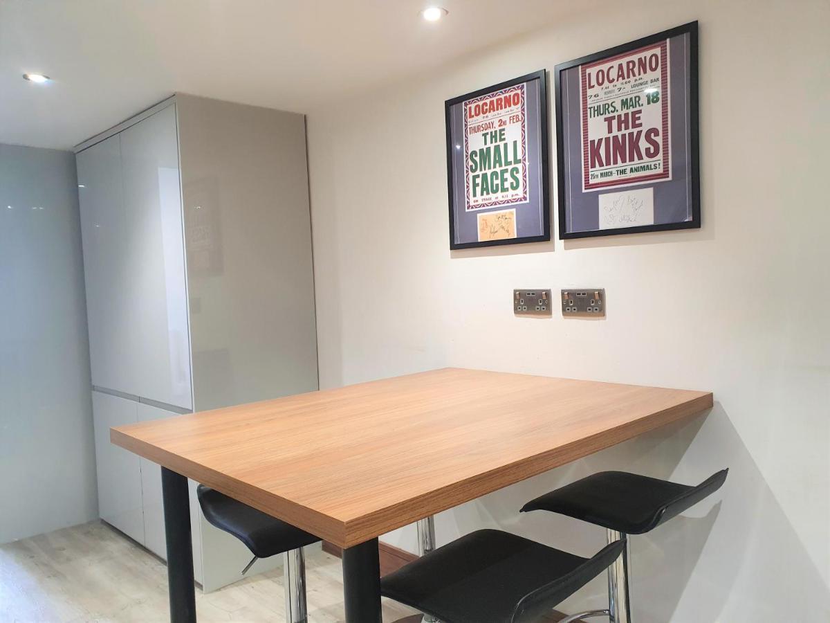 Studios At 74 Swindon Ngoại thất bức ảnh